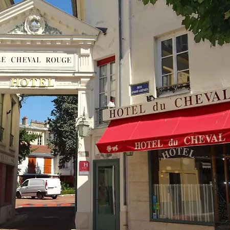 Du Cheval Rouge 3*