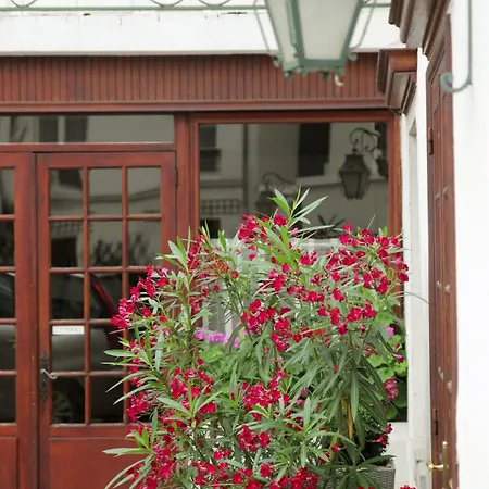 Du Cheval Rouge Versailles