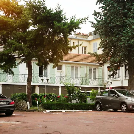 Du Cheval Rouge Hotel Versailles
